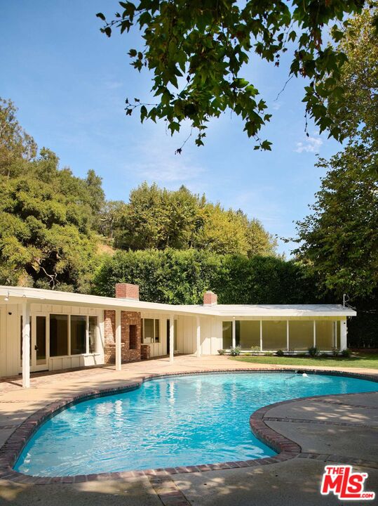 603 Hightree Road Los Angeles, CA 90402 - Photo 4 of 22