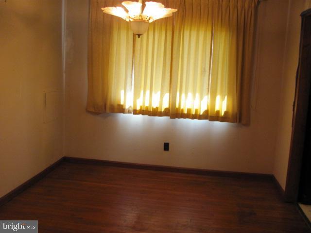 4928 Drawbridge Road Cambridge, MD 21613 - Photo 11 of 14 dining rm