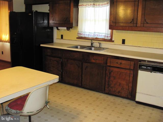 4928 Drawbridge Road Cambridge, MD 21613 - Photo 4 of 14 kitchen1