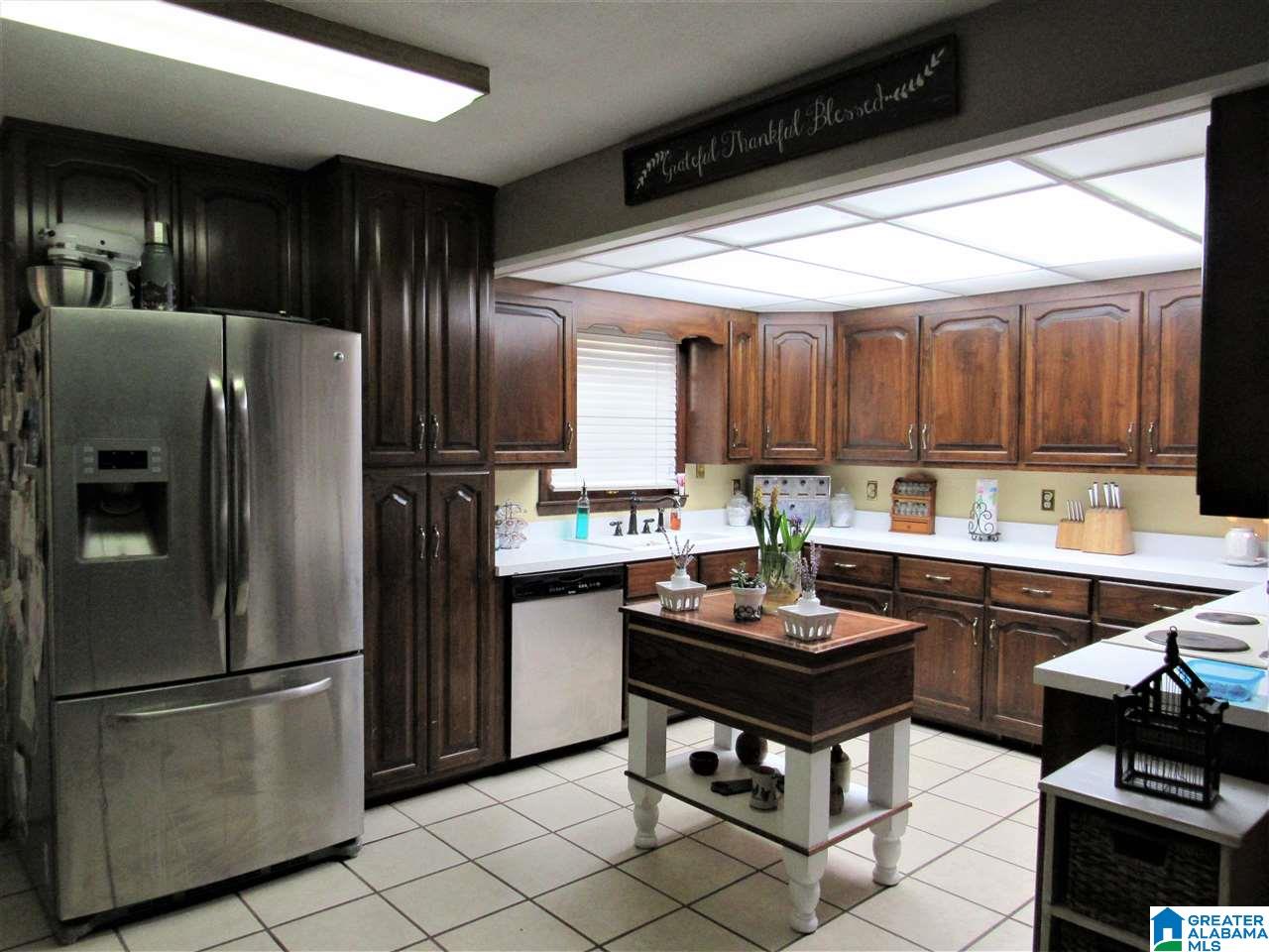 4121 Springhill Drive Anniston, AL 36201 - Photo 3 of 22