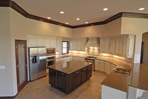 8970 Coolidge Road, Unit 6 Yakima, WA 98903 - Photo 3 of 15 a large kitchen with stainless steel appliances granite countertop a large counter top and oven