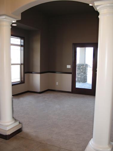 8970 Coolidge Road, Unit 6 Yakima, WA 98903 - Photo 5 of 15 a view of an empty room with a window