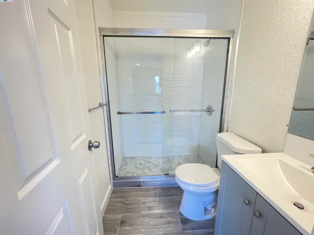 $599,950 | 5483 Wadean Place, Oakland, CA 94601