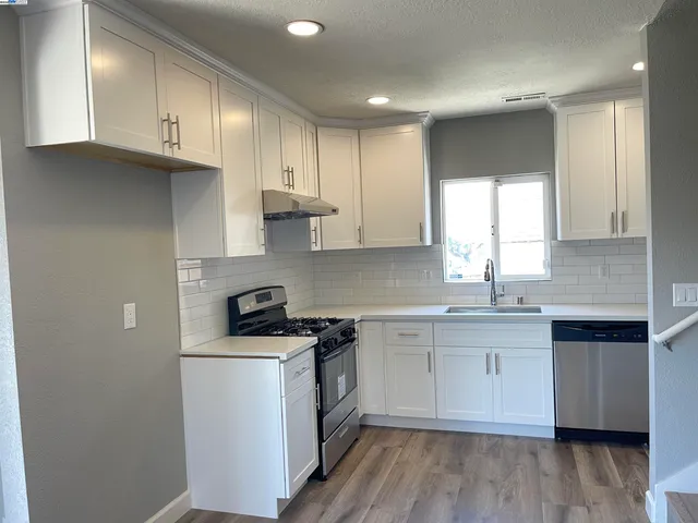 $599,950 | 5483 Wadean Place, Oakland, CA 94601