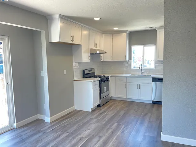 $599,950 | 5483 Wadean Place, Oakland, CA 94601