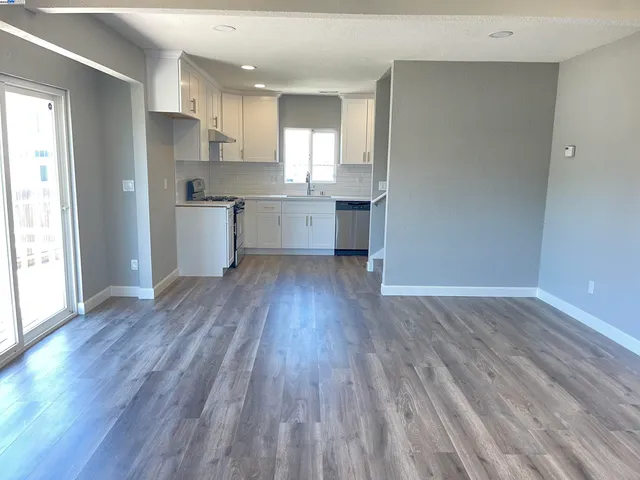 $599,950 | 5483 Wadean Place, Oakland, CA 94601