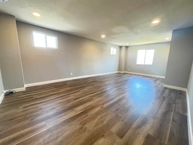 $599,950 | 5483 Wadean Place, Oakland, CA 94601