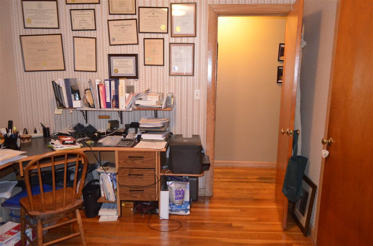 95 Skyview Road Manchester, NH 03104 - Photo 20 of 32