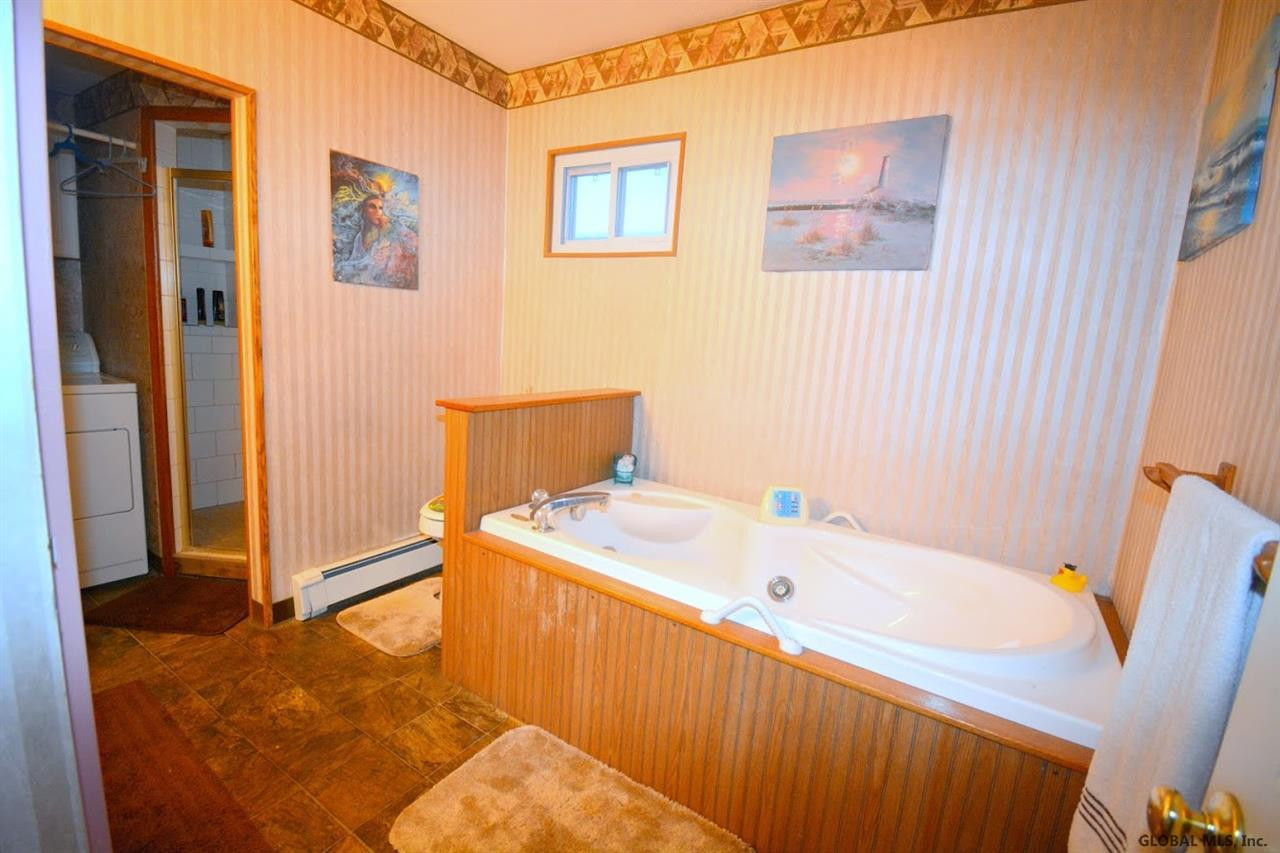 1529 Rutgers Street Schenectady, NY 12303 - Photo 10 of 25 Photo 10
