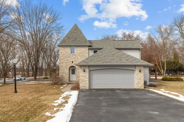$479,900 | 2134 Sunrise Drive, Appleton, WI 54914