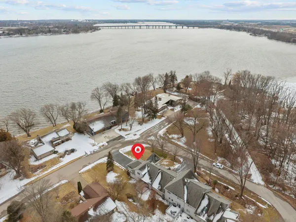 $479,900 | 2134 Sunrise Drive, Appleton, WI 54914