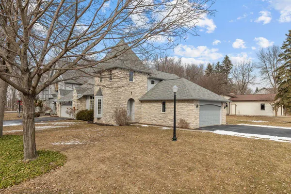 $479,900 | 2134 Sunrise Drive, Appleton, WI 54914