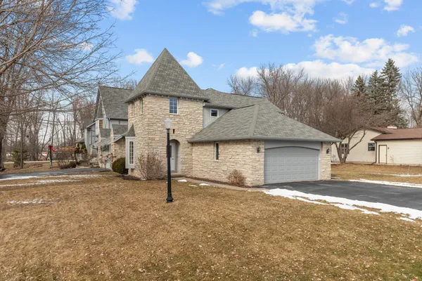 $479,900 | 2134 Sunrise Drive, Appleton, WI 54914