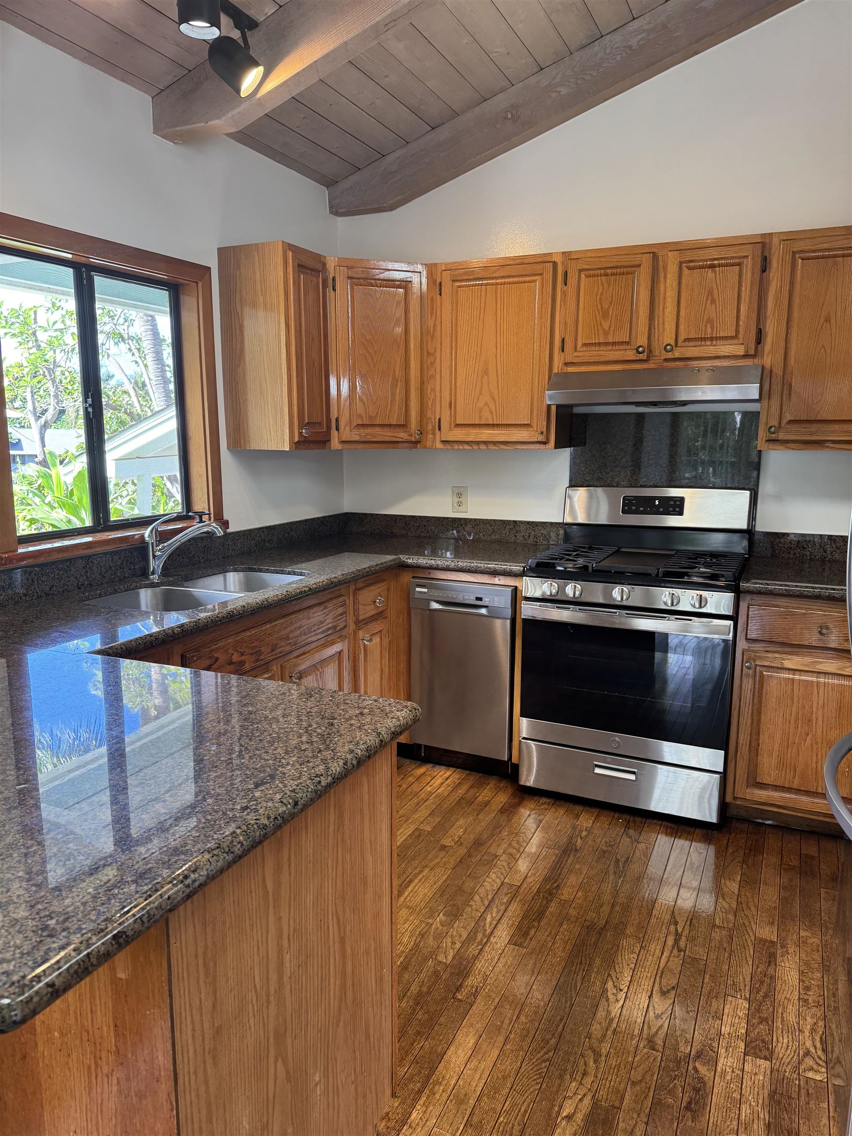 3655 Brewer Road Makawao, HI 96768 - Photo 11 of 23