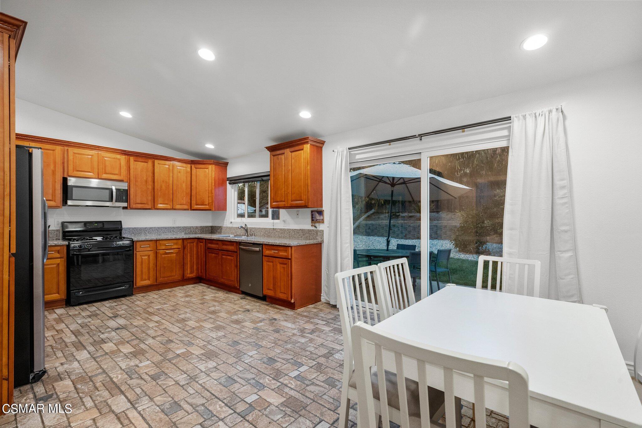 6581 North Duke Street Moorpark, CA 93021 - Photo 6 of 29 16-web-or-mls-DSC05171