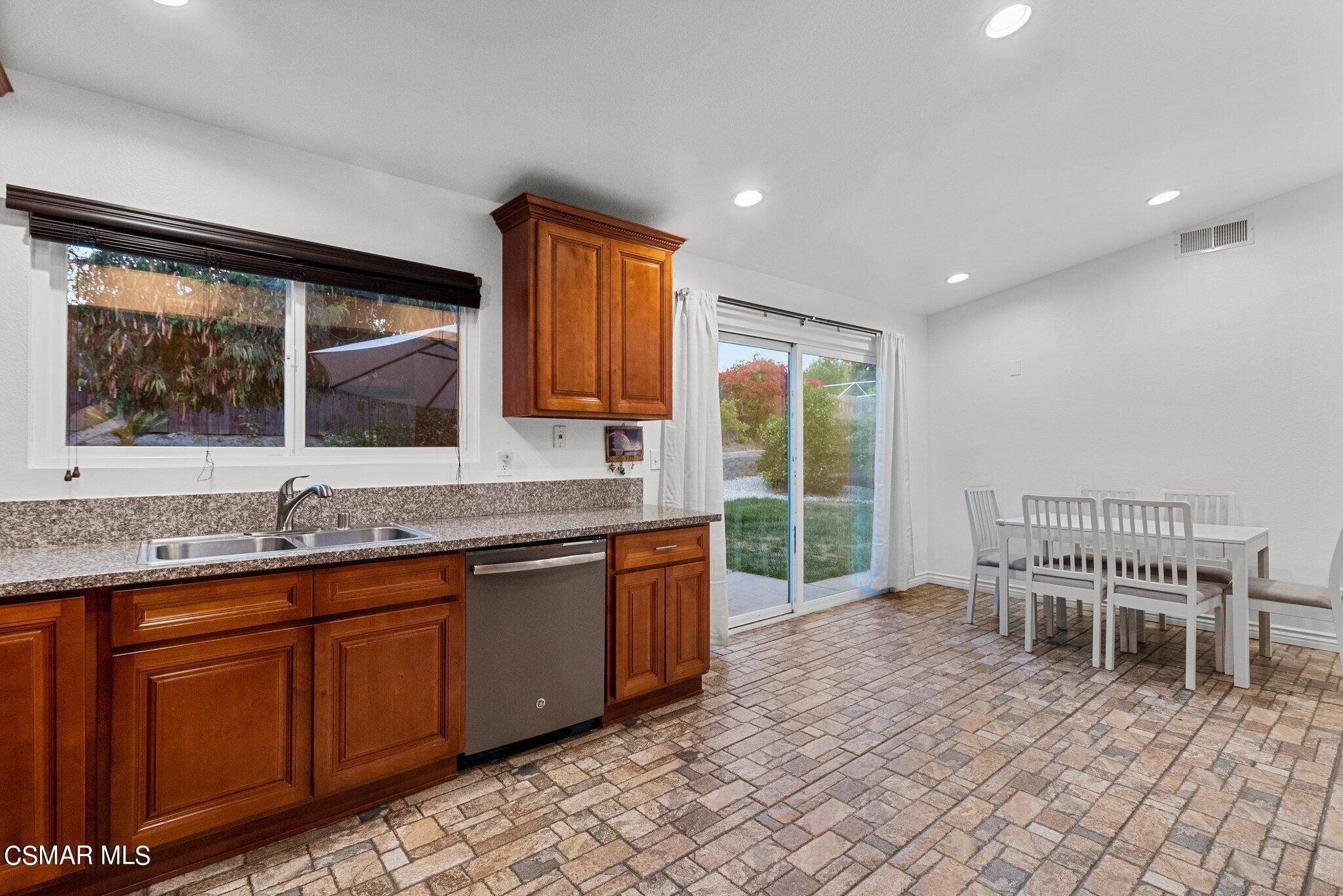 6581 North Duke Street Moorpark, CA 93021 - Photo 9 of 29 19-web-or-mls-DSC05184
