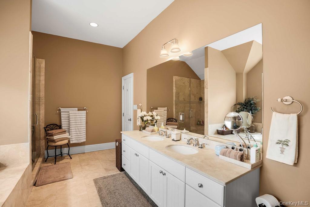 899 Harborview Road Oyster Bay, NY 11765 - Photo 15 of 30