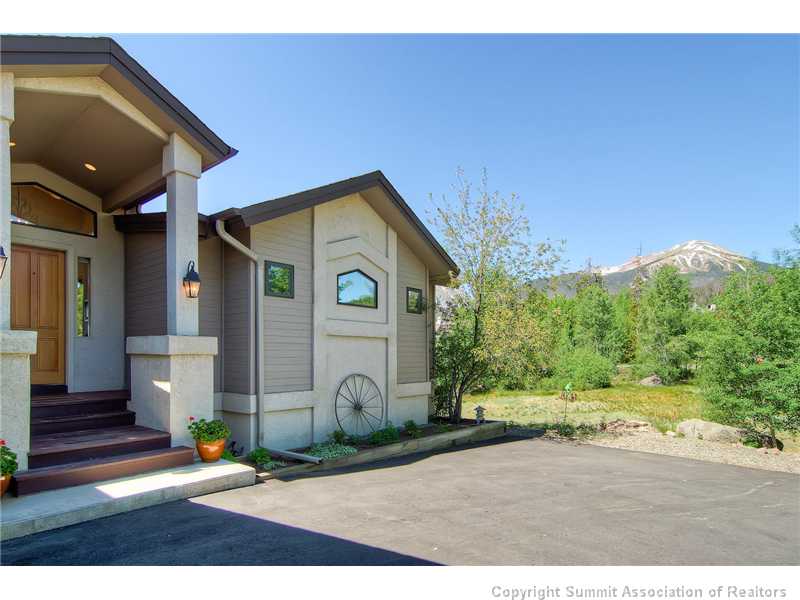 1704 Red Hawk Road Silverthorne, CO 80498 - Photo 21 of 25 Exterior Front.