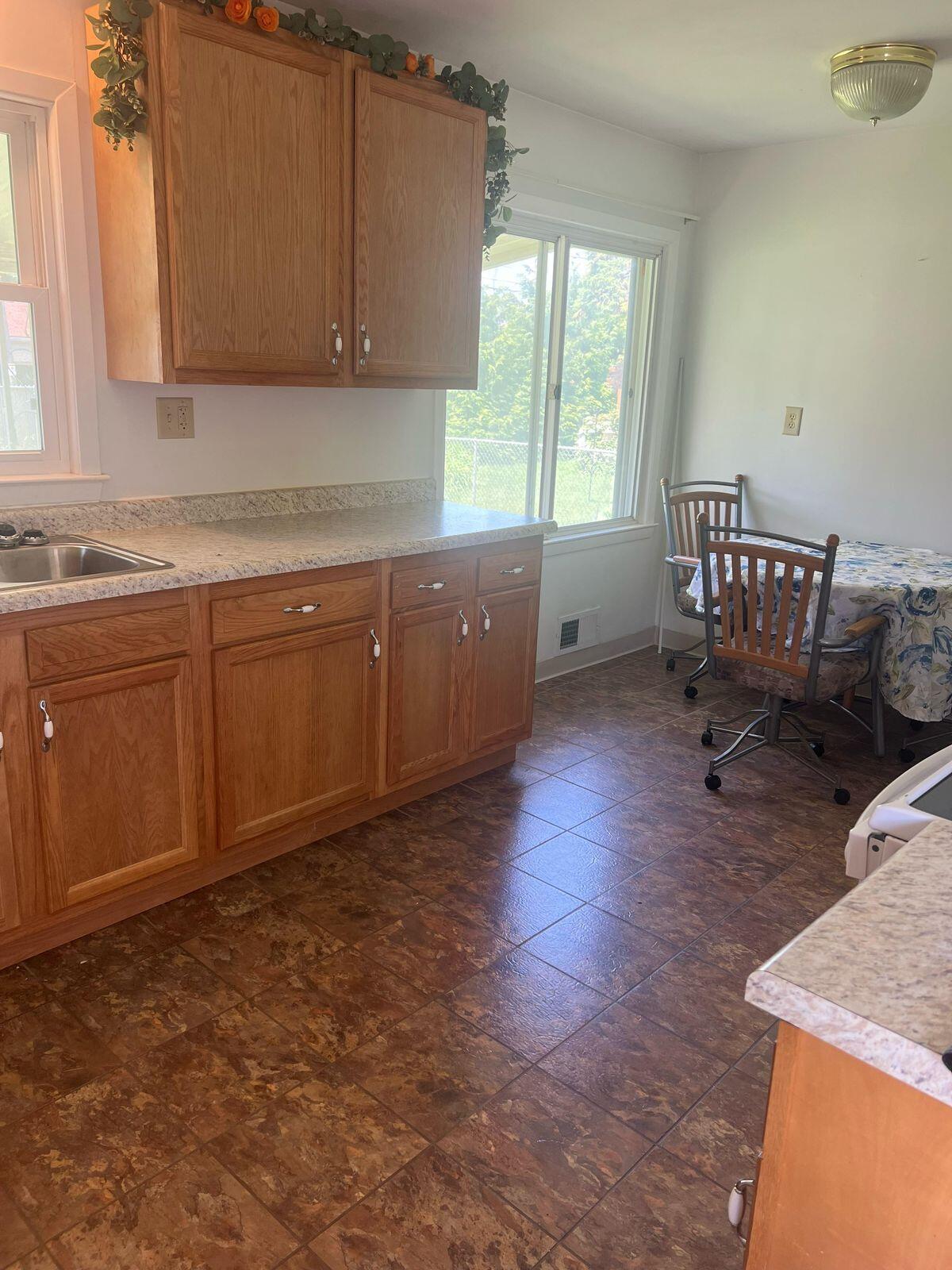 3438 9th Avenue Racine, WI 53402 - Photo 5 of 20 Kitchen and Dining
