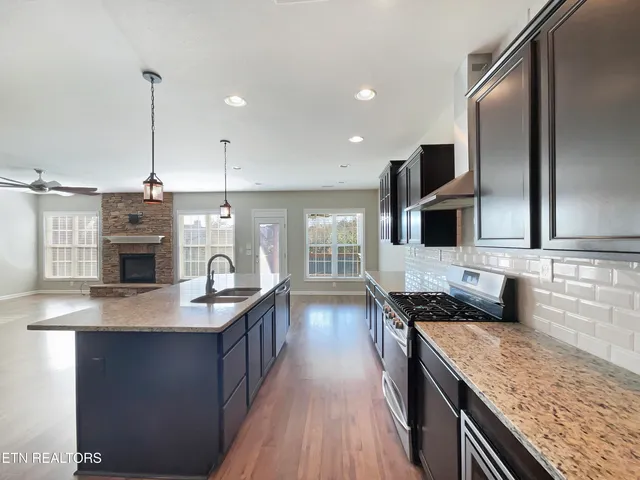 $620,000 | 1703 Glen Shady Boulevard, Knoxville, TN 37922