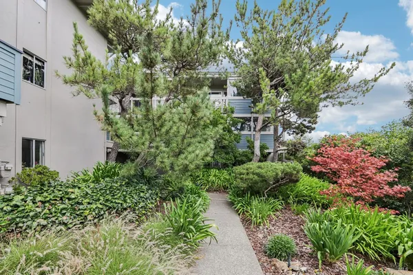 $699,000 | 290 VÃa Casitas, Unit 206, Greenbrae, CA 94904