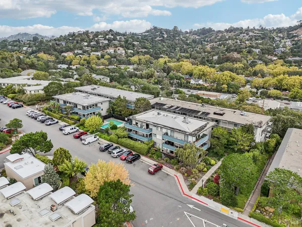 $699,000 | 290 VÃa Casitas, Unit 206, Greenbrae, CA 94904