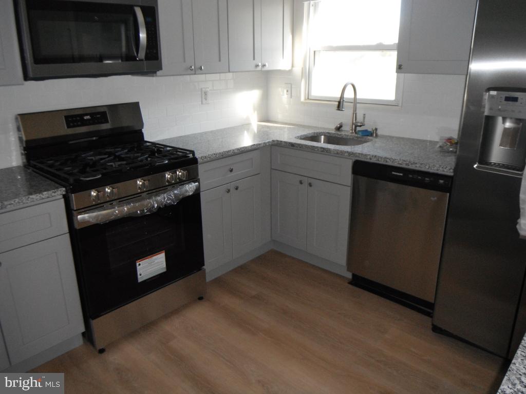 304 University Avenue Pemberton, NJ 08068 - Photo 7 of 18