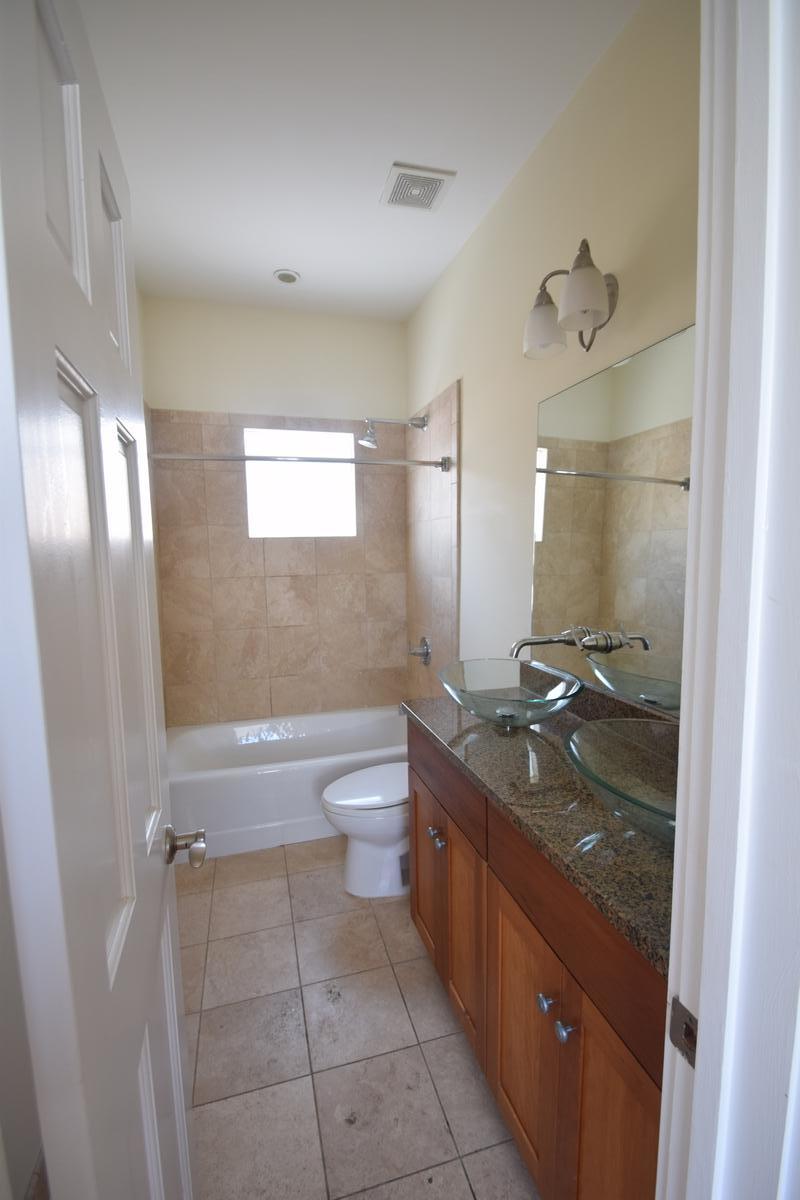 234 Rutledge Avenue, Unit E Charleston, SC 29403 - Photo 4 of 12 4
