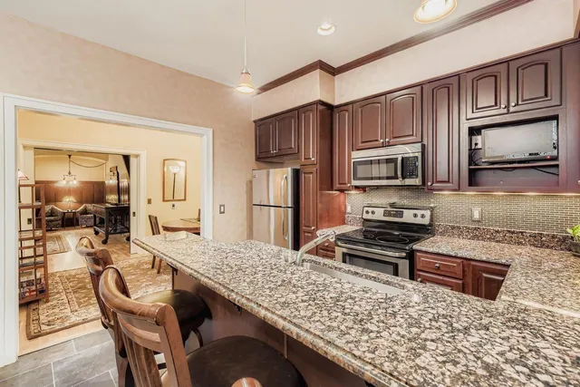 $1,700 | 2219 Pillsbury Avenue, Unit 5, Minneapolis, MN 55404