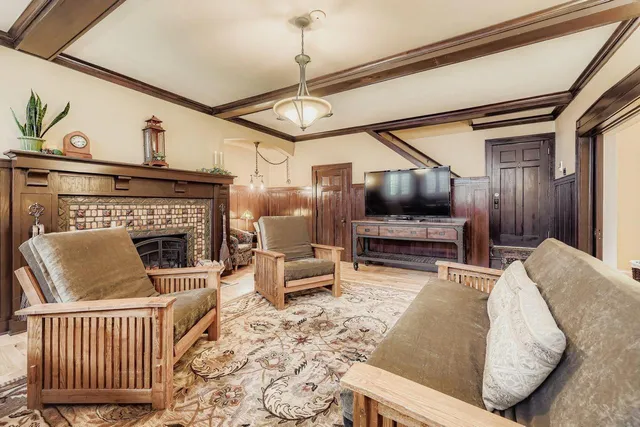 $1,700 | 2219 Pillsbury Avenue, Unit 5, Minneapolis, MN 55404