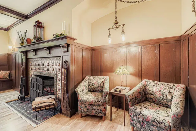 $1,700 | 2219 Pillsbury Avenue, Unit 5, Minneapolis, MN 55404