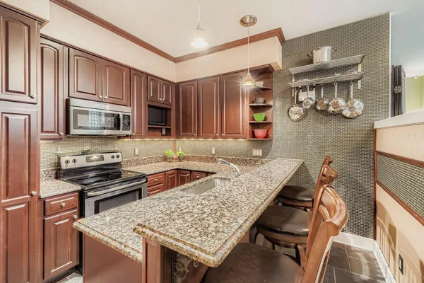 $1,700 | 2219 Pillsbury Avenue, Unit 5, Minneapolis, MN 55404