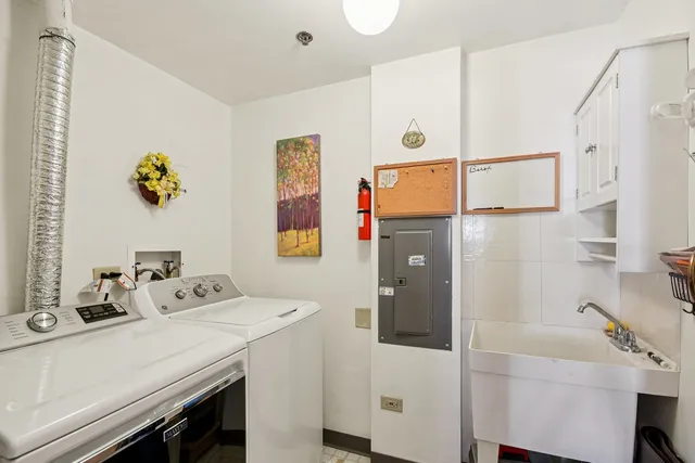 $240,000 | 10720 South Washington Street, Unit 406, Oak Lawn, IL 60453