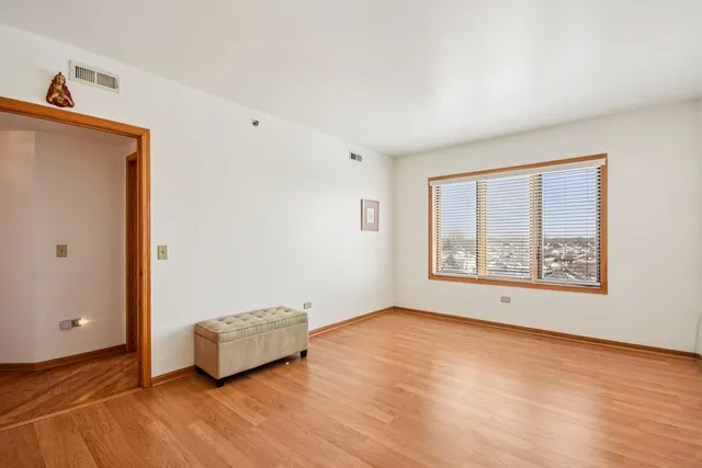 $240,000 | 10720 South Washington Street, Unit 406, Oak Lawn, IL 60453