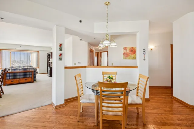 $240,000 | 10720 South Washington Street, Unit 406, Oak Lawn, IL 60453