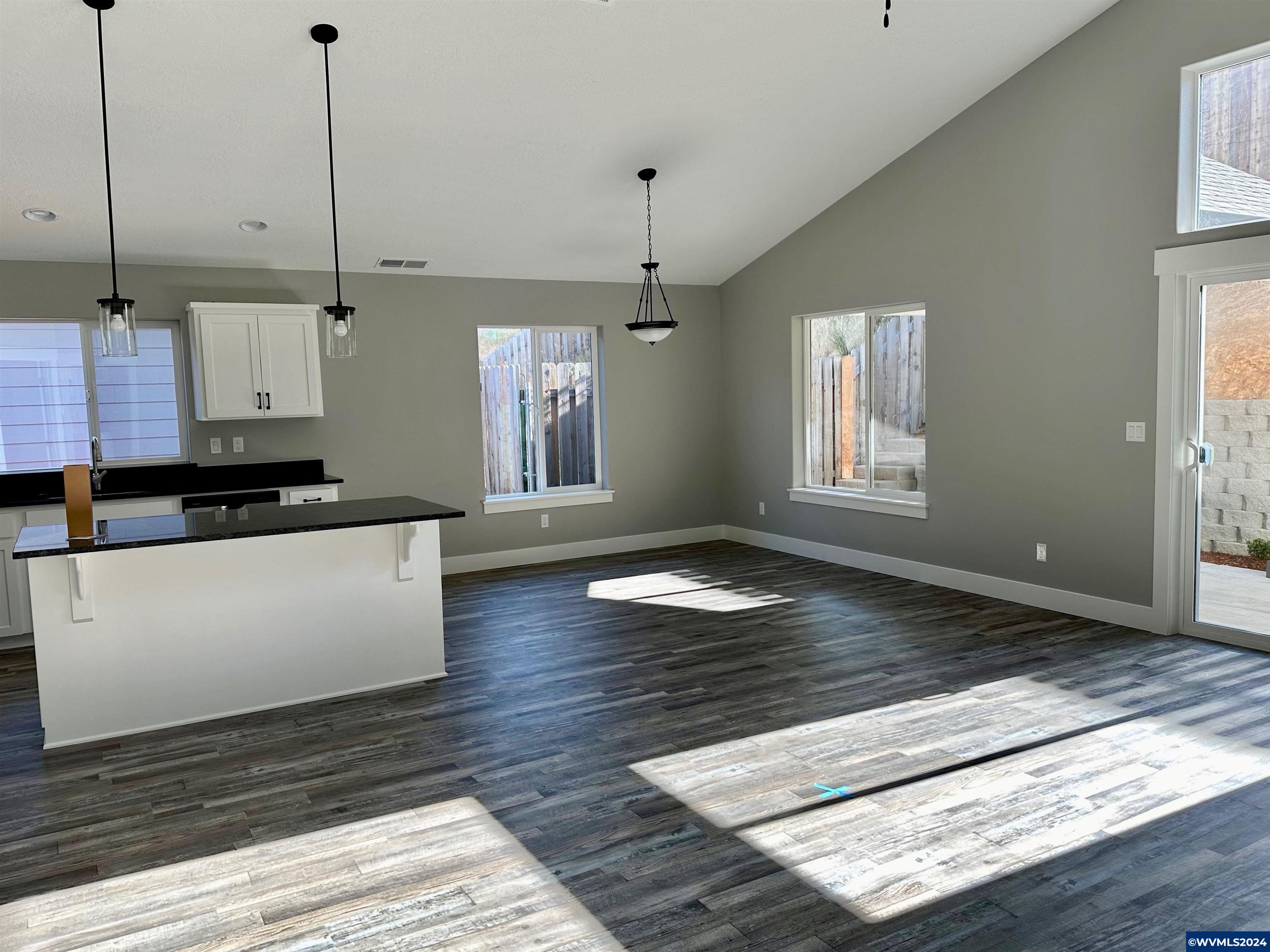 5683 Jeremy Vly Road Southeast Salem, OR 97306 - Photo 7 of 18 Gallery Image 7