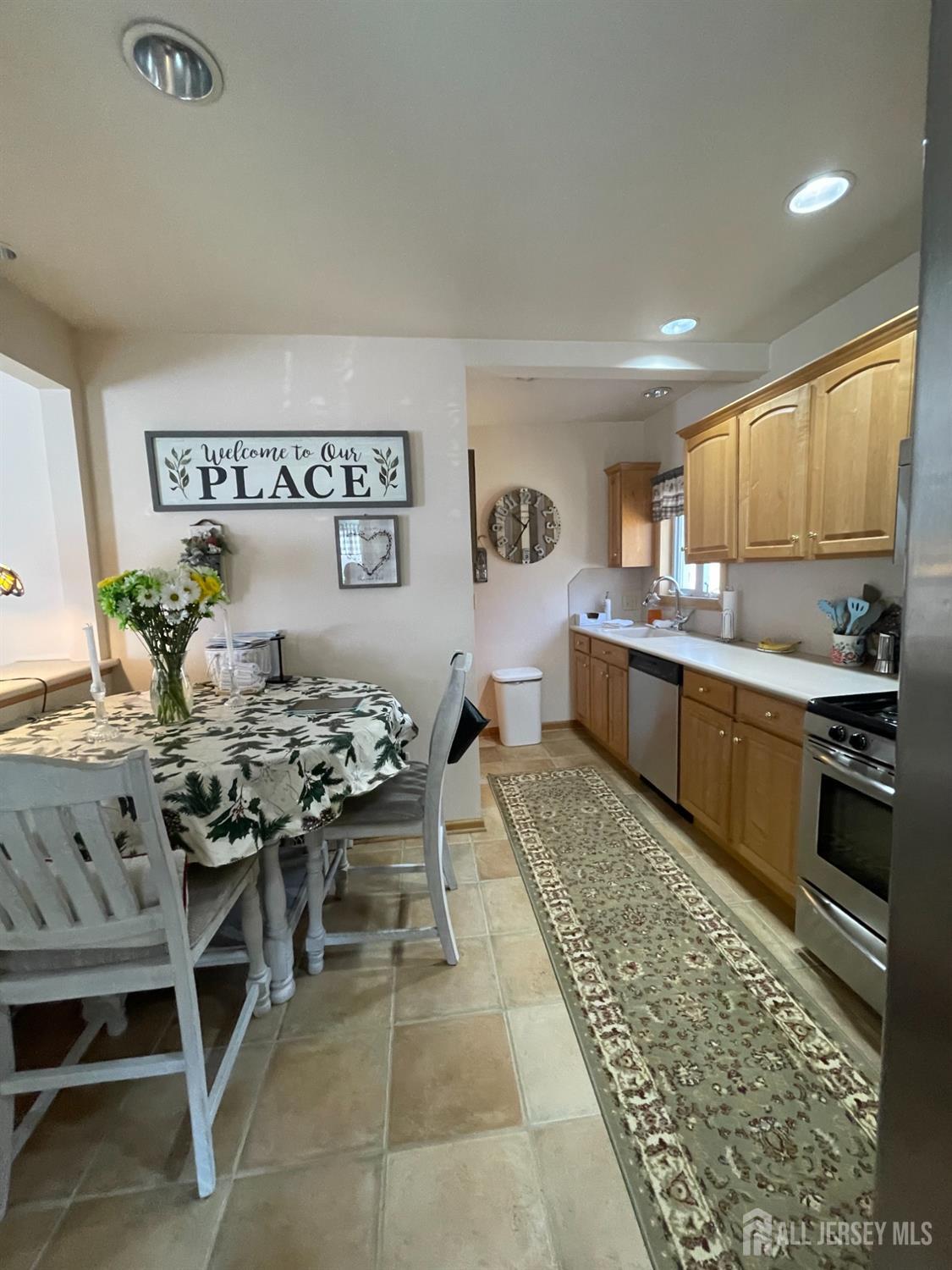 304 John Street Middlesex, NJ 08846 - Photo 4 of 11