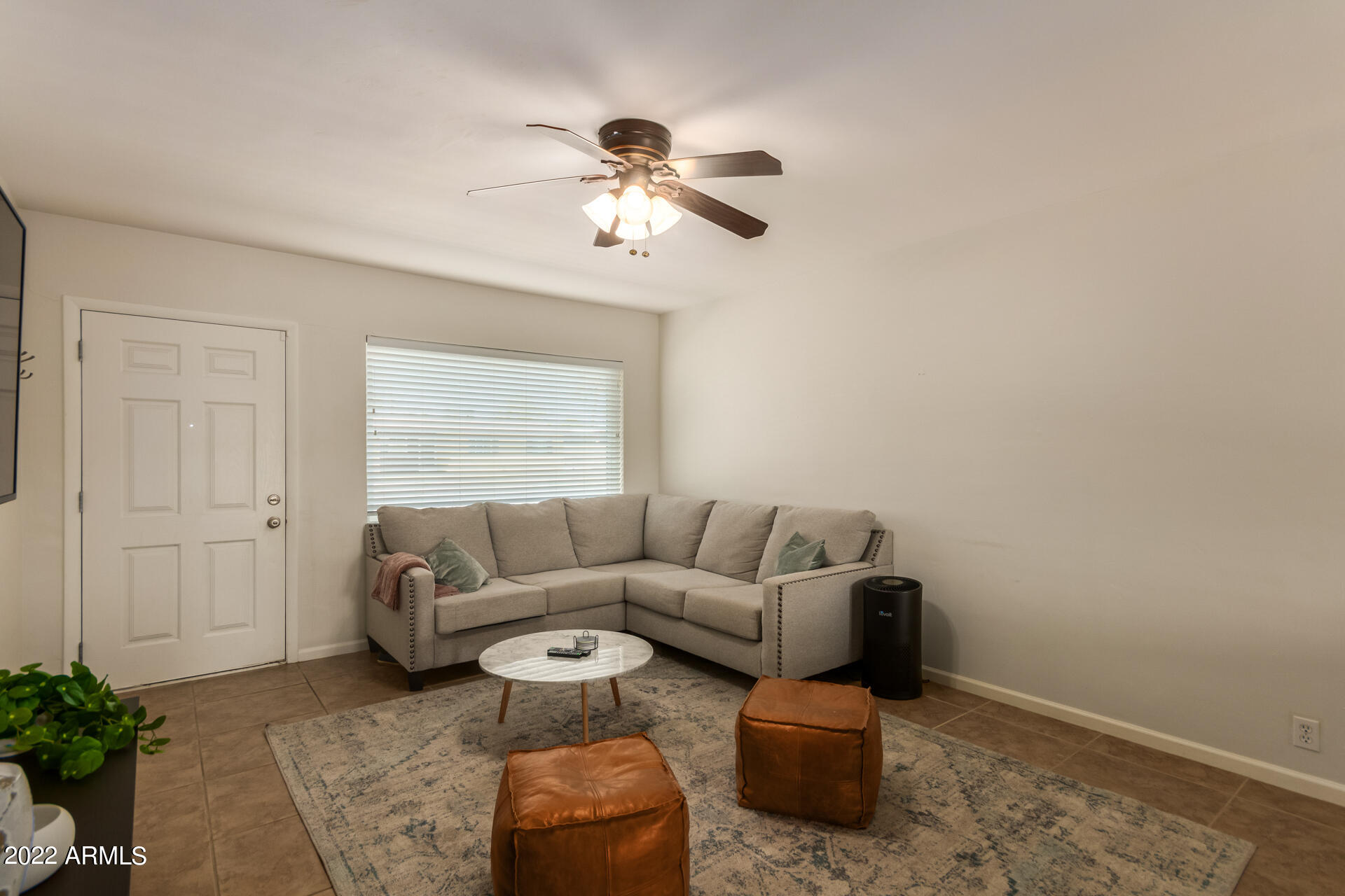 811 West Picadilly Road Phoenix, AZ 85013 - Photo 2 of 14 02-Piccadilly