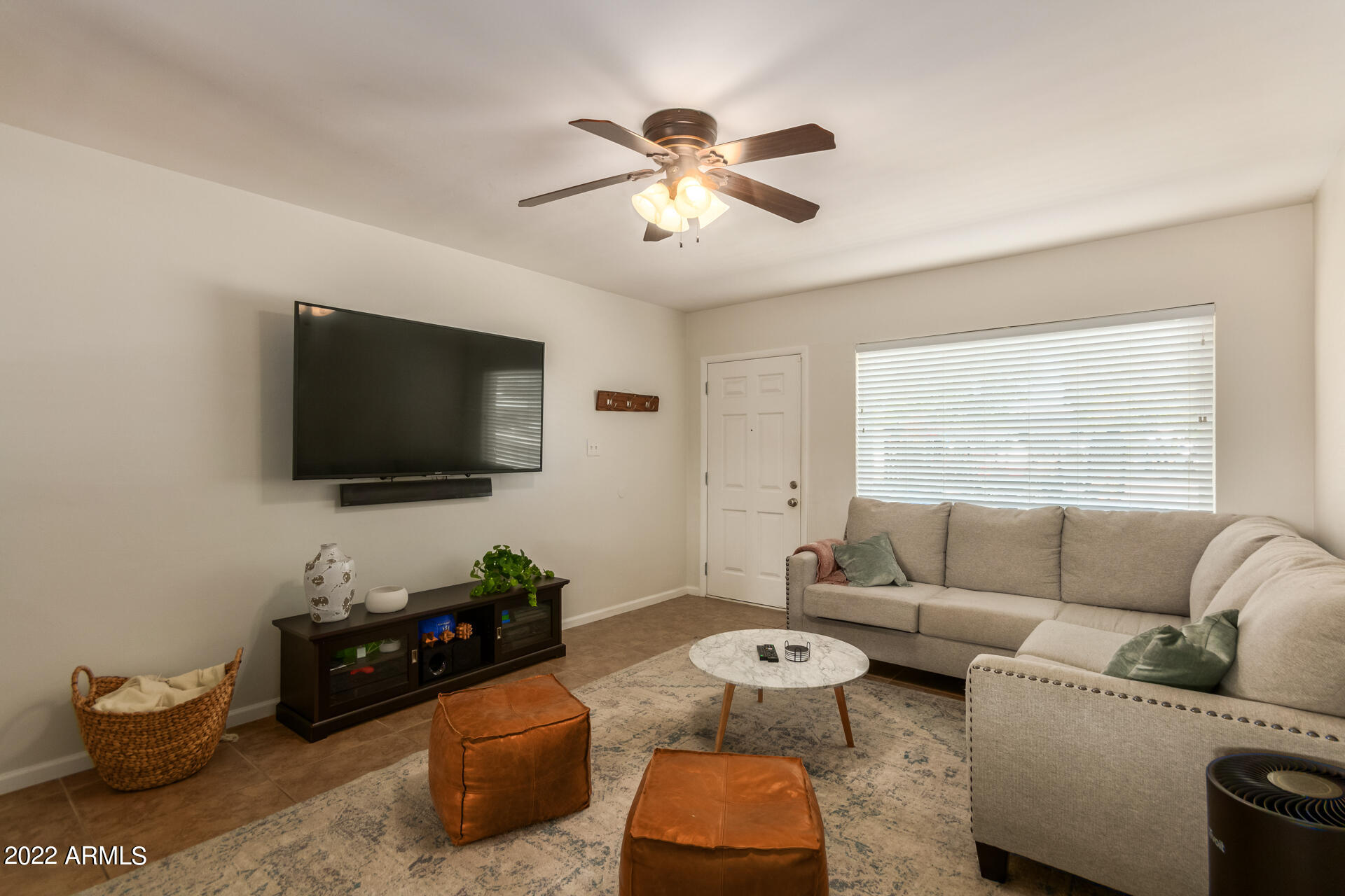 811 West Picadilly Road Phoenix, AZ 85013 - Photo 3 of 14 03-Piccadilly