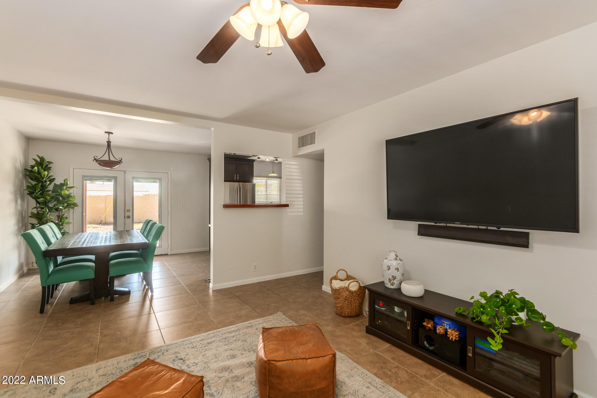 811 West Picadilly Road Phoenix, AZ 85013 - Photo 4 of 14 04-Piccadilly