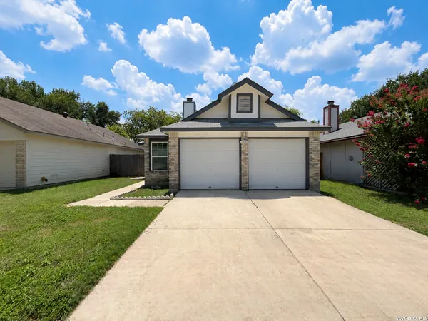 $1,450 | 10150 Woodtrail, San Antonio, TX 78250