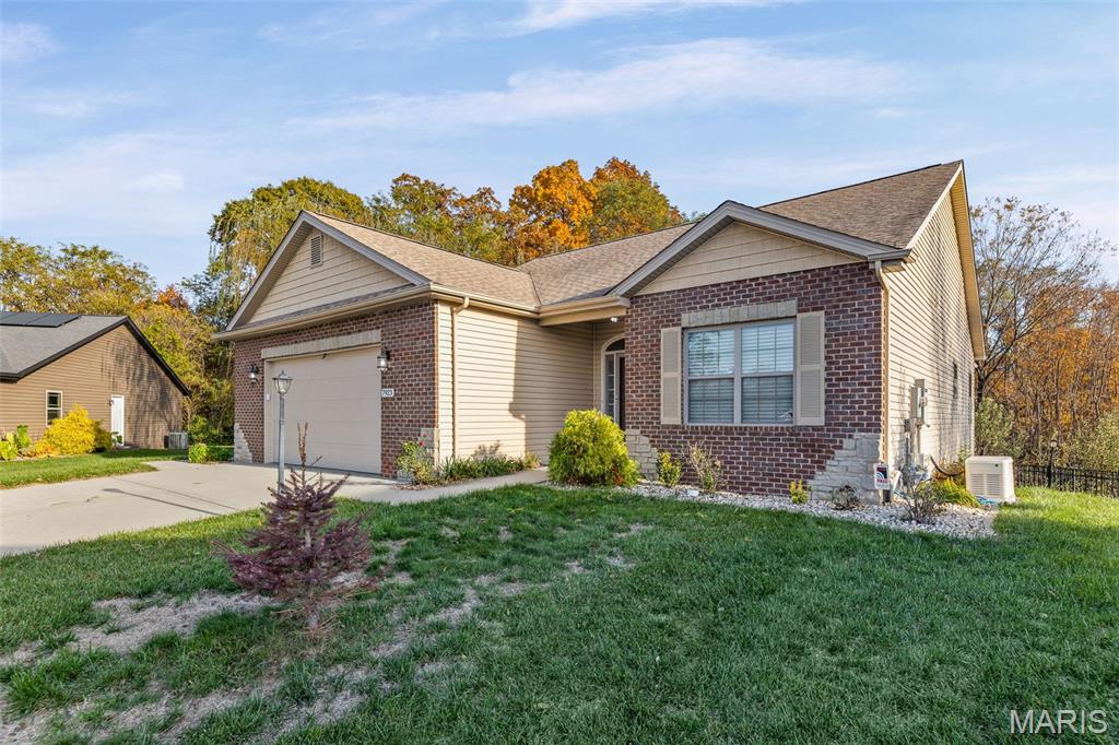 7923 Sonora Ridge Caseyville, IL 62232 - Photo 3 of 45