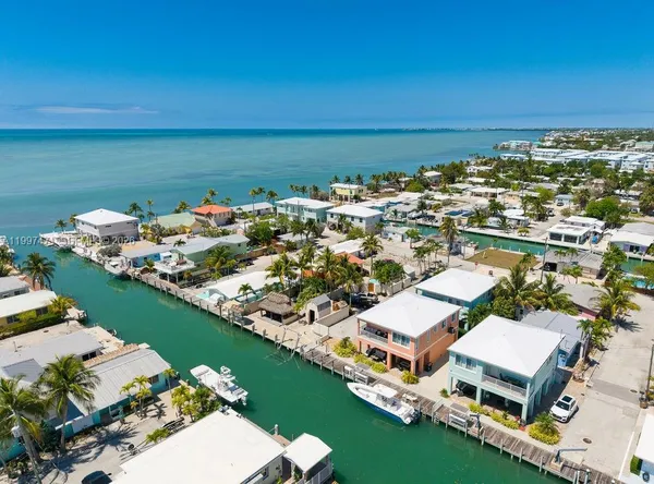 $1,299,900 | 11284 3rd Avenue Ocean, Marathon, FL 33050