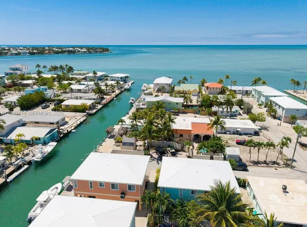 $1,299,900 | 11284 3rd Avenue Ocean, Marathon, FL 33050