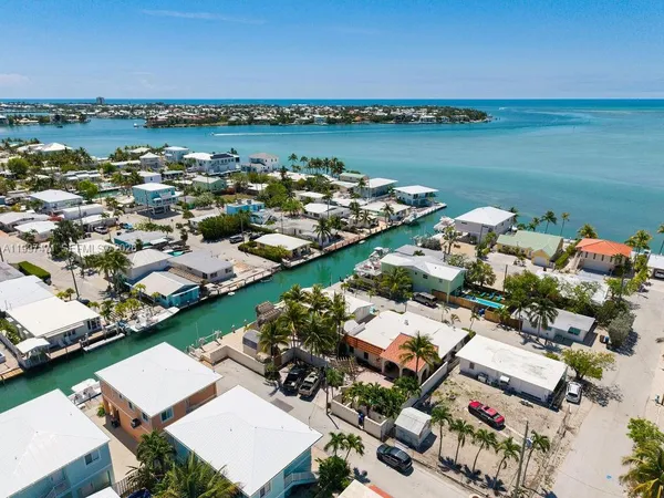 $1,299,900 | 11284 3rd Avenue Ocean, Marathon, FL 33050