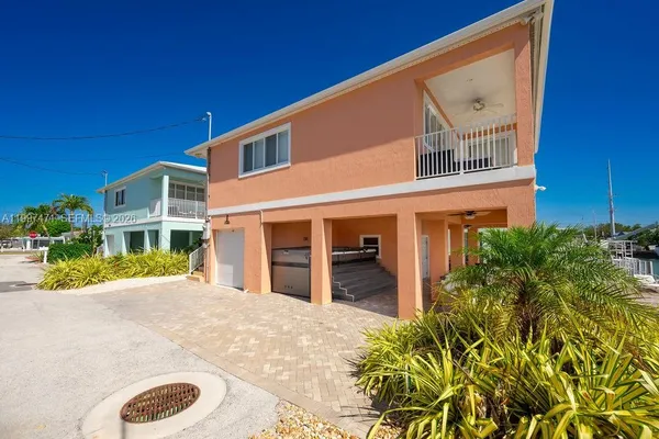 $1,299,900 | 11284 3rd Avenue Ocean, Marathon, FL 33050
