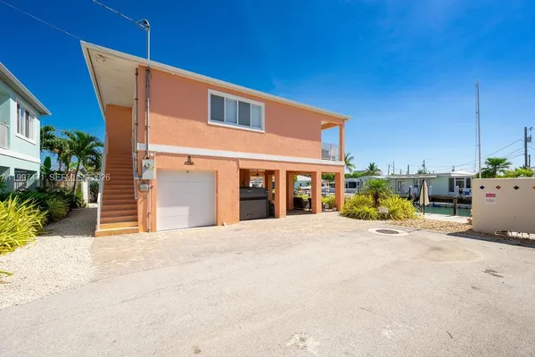 $1,299,900 | 11284 3rd Avenue Ocean, Marathon, FL 33050