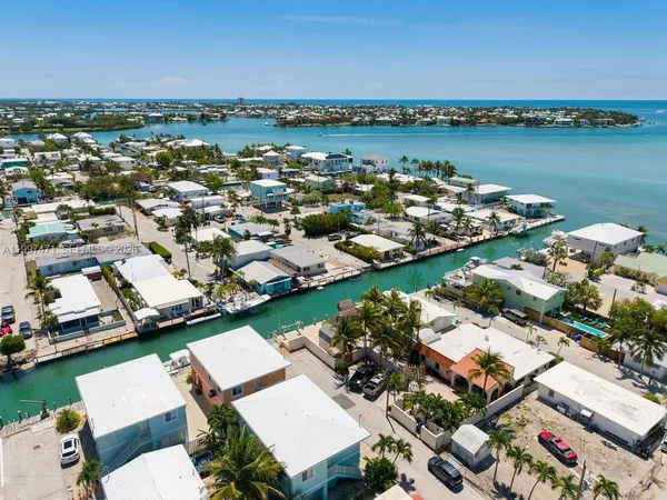 $1,299,900 | 11284 3rd Avenue Ocean, Marathon, FL 33050