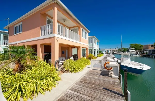 $1,299,900 | 11284 3rd Avenue Ocean, Marathon, FL 33050