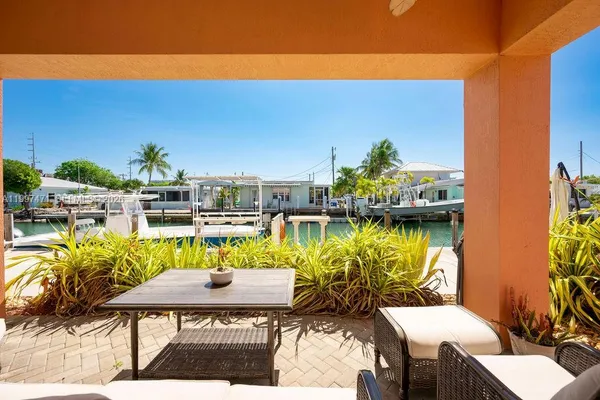 $1,299,900 | 11284 3rd Avenue Ocean, Marathon, FL 33050